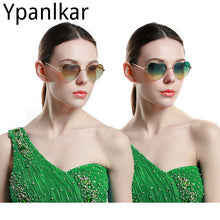 Load image into Gallery viewer, Korea Harajuku Retro Color Sunglasses Transparent Gradient Round Face Love Heart Sunglasses