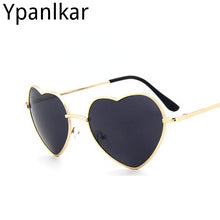 Load image into Gallery viewer, Korea Harajuku Retro Color Sunglasses Transparent Gradient Round Face Love Heart Sunglasses