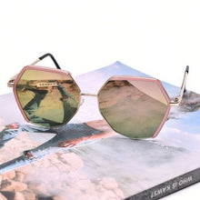 Load image into Gallery viewer, Korea ulzzang Harajuku streetwear vintage personality sunglasses women ins simple casual female Vintage sunglasses