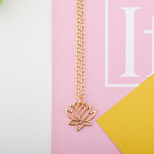 Carica l&#39;immagine nel visualizzatore di Gallery, Korean Simple Necklace Personality Paper Airplane Necklace Hollow Lotus  Animal Paw Pendant Necklace Love Heart Necklace