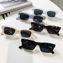 Carica l&#39;immagine nel visualizzatore di Gallery, Korean Style Small Rectangular Female Sunglasses Retro Shade Small Glasses Leopard Print Hip-hop Transparent Sunglasses
