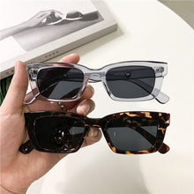 Carica l&#39;immagine nel visualizzatore di Gallery, Korean Style Small Rectangular Female Sunglasses Retro Shade Small Glasses Leopard Print Hip-hop Transparent Sunglasses