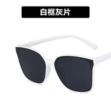 Load image into Gallery viewer, Korean Style Sunglasses for Men /women Summer Harajuku  Sun Glasses Female Retro Rivet Eyewear UV400 Gafas De Sol