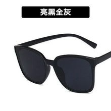 Load image into Gallery viewer, Korean Style Sunglasses for Men /women Summer Harajuku  Sun Glasses Female Retro Rivet Eyewear UV400 Gafas De Sol