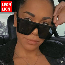 Load image into Gallery viewer, Vintage Square Sunglasses Woman Siamese Oversized Sunglasses Woman/Men Retro Sunglasses Lentes De Sol Mujer