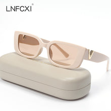 Carica l&#39;immagine nel visualizzatore di Gallery, LNFCXI Occhiali da sole Cat Eye retrò con montatura piccola per donna 2022 V Occhiali da sole da uomo Occhiali da sole in gelatina con cerniere in metallo 