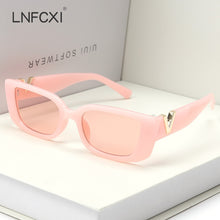 Carica l&#39;immagine nel visualizzatore di Gallery, LNFCXI Occhiali da sole Cat Eye retrò con montatura piccola per donna 2022 V Occhiali da sole da uomo Occhiali da sole in gelatina con cerniere in metallo 