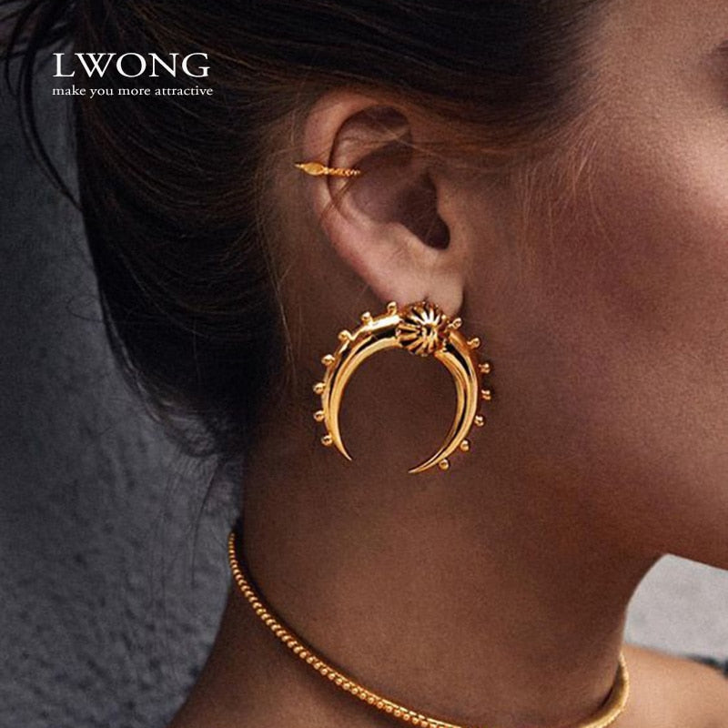 LWONG New Vintage Gold Color Crescent Moon Earrings for Women Tribal Antique Brass Moon Stud Earrings Jewelry Boucles D'oreilles