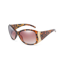 Load image into Gallery viewer, Ladies Wide-Edge Point Diamond Sunglasses Outdoor Leisure Vacation Sun-Shading Glasses Uv400 Oculos Sol Feminino