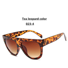 Carica l&#39;immagine nel visualizzatore di Gallery, Lady Flat top Oversized Sunglasses Women Retro Female Big Frames UV400 Cat Eye Sunglass Electroplated Rivet Sun Glasses Shades