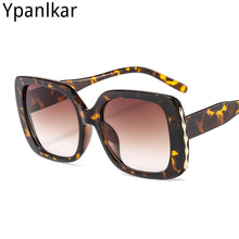 Load image into Gallery viewer, Large Frame Red and Green Color Men&#39;s and Women&#39;s Sunglasses Personality Versatile Trend Sunglasses