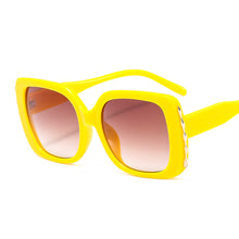 Load image into Gallery viewer, Large Frame Red and Green Color Men&#39;s and Women&#39;s Sunglasses Personality Versatile Trend Sunglasses