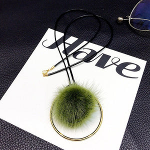 Large Golden Circle Plush Fur Pompom Ball Pendant Necklace For Women Girls Winter Sweater Chain Choker Jewelry Accessories Gift