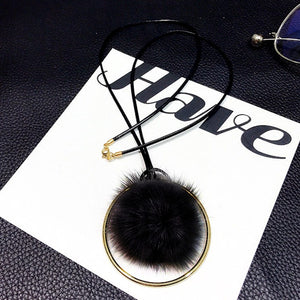Large Golden Circle Plush Fur Pompom Ball Pendant Necklace For Women Girls Winter Sweater Chain Choker Jewelry Accessories Gift
