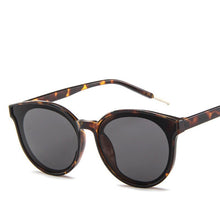 Load image into Gallery viewer, LeonLion 2023 Candies Brand Designer Sunglasses Women  Plastic Sun Glasses Classic Retro Outdoor Oculos De Sol Gafas UV400