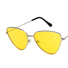 Load image into Gallery viewer, LeonLion 2023 Cateye Street Beat Sunglasses Women  Alloy Mirror Eyeglasses Vintage Outdoor Oculos De Sol Gafas UV400