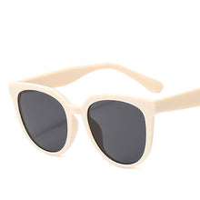 Load image into Gallery viewer, LeonLion 2023 Cateye Sunglasses Women  Brand Glasses For Women/Men Retro Eyeglasses Women Round Oculos De Sol Feminino