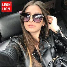 Load image into Gallery viewer, LeonLion 2023 Classic Alloy Sunglasses Women Vintage Cat Eye Gradient Mens Sun Glasses Travel UV400 Vintage Oculos Feminino