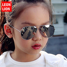 Carica l'immagine nel visualizzatore di Gallery, LeonLion 2023 Classic Sunglasses Girls/Boys Colorful Mirror Children Glasses Metal Frame Kids Outdoor Travel Eyeglasses