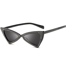 Load image into Gallery viewer, LeonLion 2023 Crystal Triangle Sunglasses Women Ocean Lens Classic Vintage Sun Glasses Outdoor UV400 Oculos De Sol Masculino