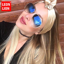 Load image into Gallery viewer, LeonLion 2023 Driving Gradient Sunglasses Women Alloy Mirror Glasses Lady Retro Metal Glasses Lunette De Soleil Femme UV400