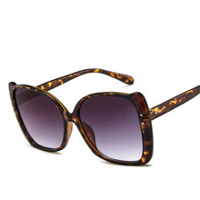 Carica l&#39;immagine nel visualizzatore di Gallery, LeonLion 2023 Butterfly Oversized Frame Sunglasses Women Retro Square Glasses Men Leopard Oculos Feminino Plus Size