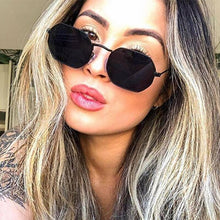 Carica l'immagine nel visualizzatore di Gallery, LeonLion 2023 Metal Retro Sunglasse Women Brand Designer Eyewear Women/Men Small Sun Glasses Women  Oculos De Sol Feminino