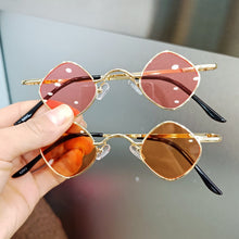 Carica l'immagine nel visualizzatore di Gallery, LeonLion 2023 Rhombic Retro Sunglasses Children Funny Eyewear Girls/Boys Small Glasses Mirror Vintage Gafas De Sol Hombre UV400
