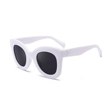 Carica l&#39;immagine nel visualizzatore di Gallery, LeonLion 2023 Round Frame Sunglasses Women Retro Trend Street Beat Classic Outdoor Sun Glasses UV400 Oculos De Sol Masculino