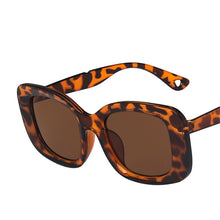 Load image into Gallery viewer, LeonLion 2023 Square Retro Sunglasses Women  Eyewear Women  Brand Glasses Women Mirror Oculos De Sol Feminino