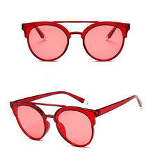 Carica l'immagine nel visualizzatore di Gallery, LeonLion 2023 Vintage Farfalla Occhiali Da Sole Donne di Plastica Oceano Lente Occhiali Da Sole Classic Retro Outdoor Oculos De Sol Gafas 