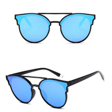 Carica l'immagine nel visualizzatore di Gallery, LeonLion 2023 Vintage Farfalla Occhiali Da Sole Donne di Plastica Oceano Lente Occhiali Da Sole Classic Retro Outdoor Oculos De Sol Gafas 