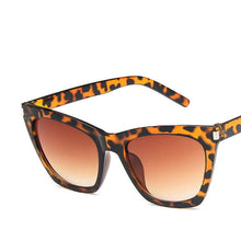 Load image into Gallery viewer, LeonLion 2023 Vintage Cateye Sunglasses Women  Brand Glasses Men Retro Classic Metal Street Beat Gafas De Sol Mujer UV400