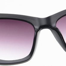 Load image into Gallery viewer, LeonLion 2023 Vintage Cateye Sunglasses Women  Brand Glasses Men Retro Classic Metal Street Beat Gafas De Sol Mujer UV400