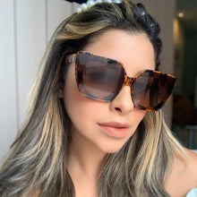 Load image into Gallery viewer, LeonLion 2023 Vintage Square Sunglasses Women Cateye Sun Glasses Men  Brand Eyeglasses Female Gafas De Sol Hombre UV400