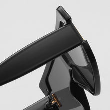 Load image into Gallery viewer, LeonLion 2023 Oversized Sunglasses Women  Glasses Women Punk Glasses Brand Designer Eyewear For Women Retro Gafas De Mujer