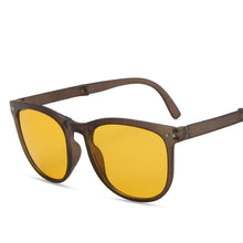 Load image into Gallery viewer, LeonLion 2023 Portable Folding Sunglasses Women Vintage Eyewear for Women/Men Polarized Glasses Men Designer Lentes De Sol Mujer