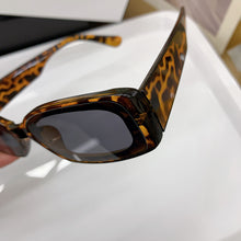 Load image into Gallery viewer, LeonLion 2023 Rectangle Retro Sunglasses Women  Vintage Glasses For Women/Men Square Eyewear Women Mirror Oculos De Sol