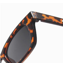 Load image into Gallery viewer, LeonLion 2023 Rectangle Retro Sunglasses Women Vintage Glasses Women/Men  Eyewear Women Brand Designer Gafas De Sol Mujer