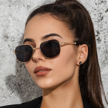 Load image into Gallery viewer, LeonLion 2023 Small Square Sunglasses Women Metal  Eyewear Women  Sun Glasses UV400 Mirror Gafas De Sol Mujer