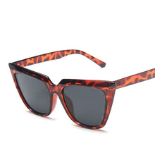 Load image into Gallery viewer, LeonLion Cateye Retro Sunglasses Women Vintage Glasses Women/Men  Eyewear For Women Small Oculos De Sol Feminino UV400