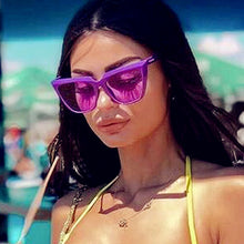 Load image into Gallery viewer, LeonLion Cateye Retro Sunglasses Women Vintage Glasses Women/Men  Eyewear For Women Small Oculos De Sol Feminino UV400