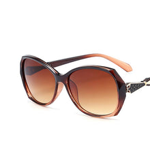 Load image into Gallery viewer, LeonLion Retro Sunglasses Women  Vintage Sunglasses Women Designer Glasses Women Mirror Oculos De Sol Feminino