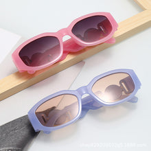 Load image into Gallery viewer, LeonLion  Retro Sunglasses Women Brand Designer Glasses Men/Women Cateye Retro Eyewear Women Vintage Lentes De Sol Mujer