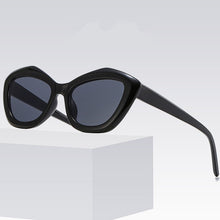 Carica l'immagine nel visualizzatore di Gallery, LeonLion Polygon Cateye Sunglasss Women/Men  Brand Eyewear For Women  Glasses Women Gafas De Sol Mujer 2023