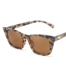 Load image into Gallery viewer, LeonLion Retro Sunglasses Women Cateye Women Sunglasses 2023 Women Glasses Brand Designer Sunglasses For Men Hip Hop Okulary