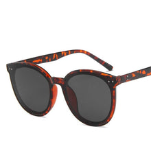 Load image into Gallery viewer, LeonLion Round Retro Sunglasses Women Designer Sunglasses Women 2023  Glasses For Women Brand Oculos De Sol Feminino