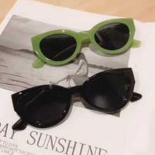 Load image into Gallery viewer, LeonLion Small Cat eye Sunglasses Women Pink Triangle Eyeglasses Women/Men  Brand Sun Glasses Shades UV400 Vintage Oculos