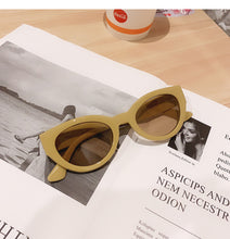 Load image into Gallery viewer, LeonLion Small Cat eye Sunglasses Women Pink Triangle Eyeglasses Women/Men  Brand Sun Glasses Shades UV400 Vintage Oculos