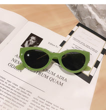 Load image into Gallery viewer, LeonLion Small Cat eye Sunglasses Women Pink Triangle Eyeglasses Women/Men  Brand Sun Glasses Shades UV400 Vintage Oculos